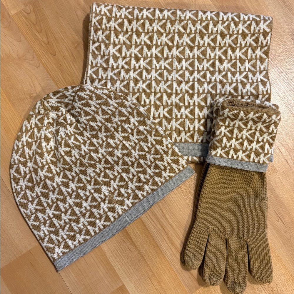 NEW!!Michael Kors Brown and White Women’s  Scarf Hat and Glove Set